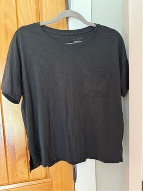 NWT Max Studio Cropped Black Pocket Tee Modal Blend Side Vents Lightweight